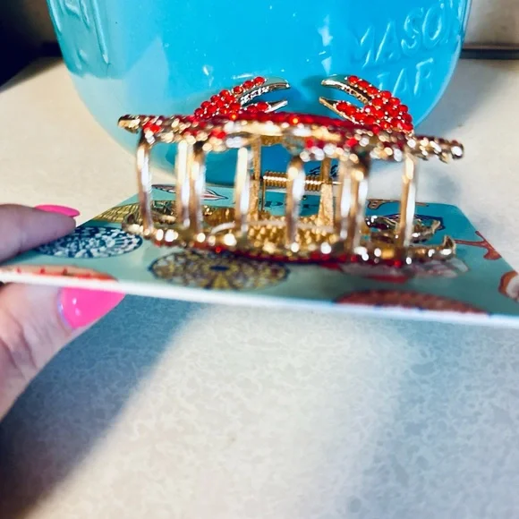Piper K Sparkling Red and Gold Crab Hair Clip - Picture 3 of 5